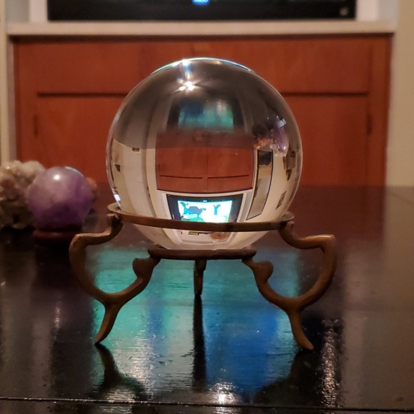 Other - Crystal ball made of 100% quartz